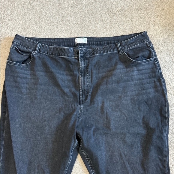ASOS design black straight leg curve curvy jeans in plus size 24 - Picture 2 of 8